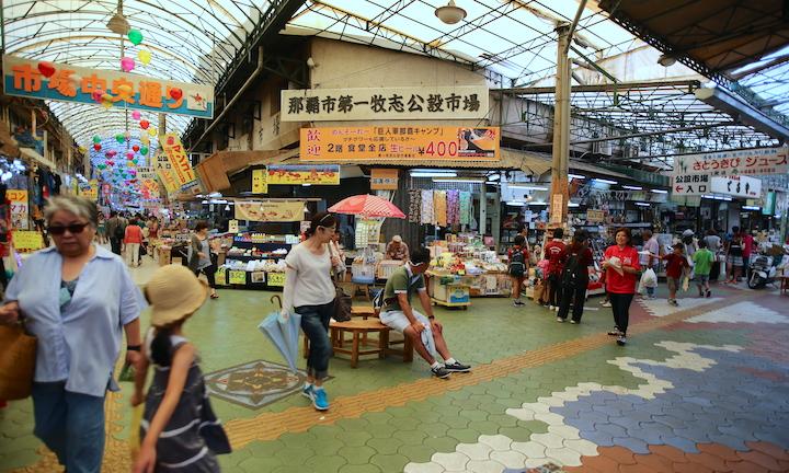 第一牧志公設市場で沖縄を感じよう